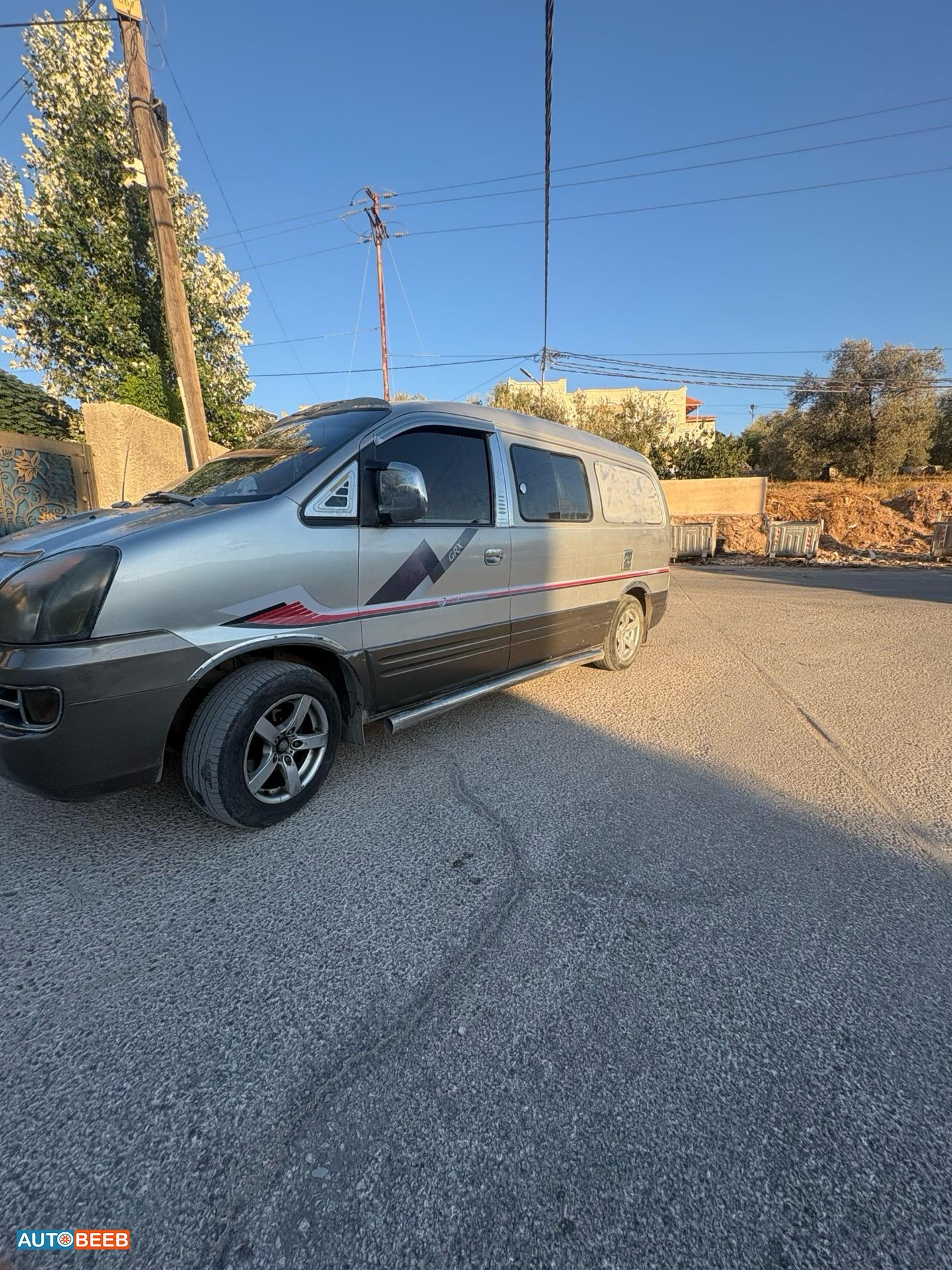 Minibus Hyundai 2006