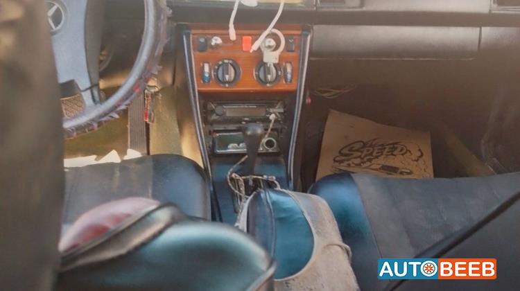 مرسيدس بنز C240 1979