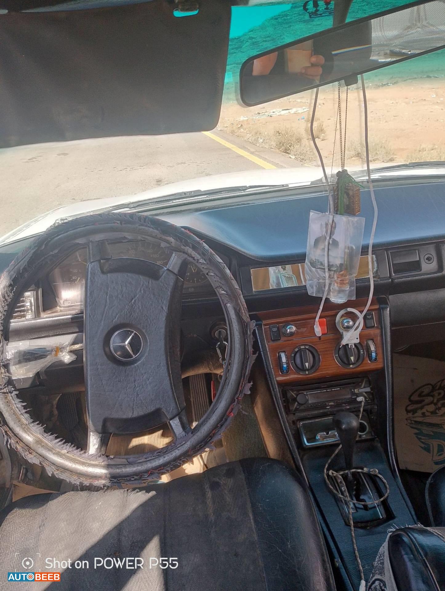 مرسيدس بنز C240 1979
