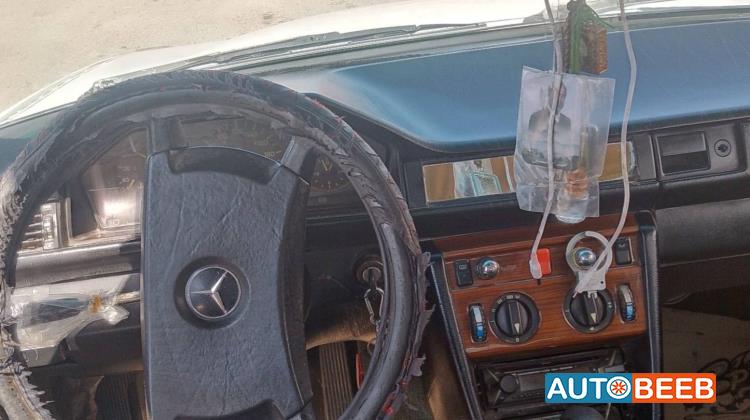 مرسيدس بنز C240 1979