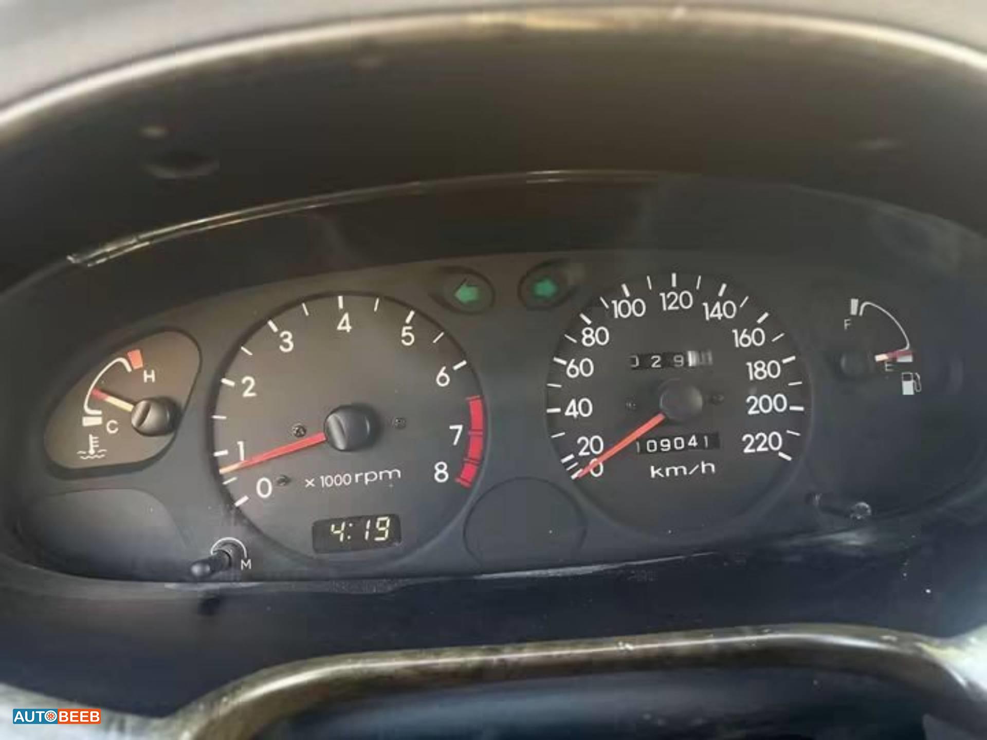 هيونداي افانتي 1999