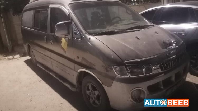 ميني باص هيونداي 2001