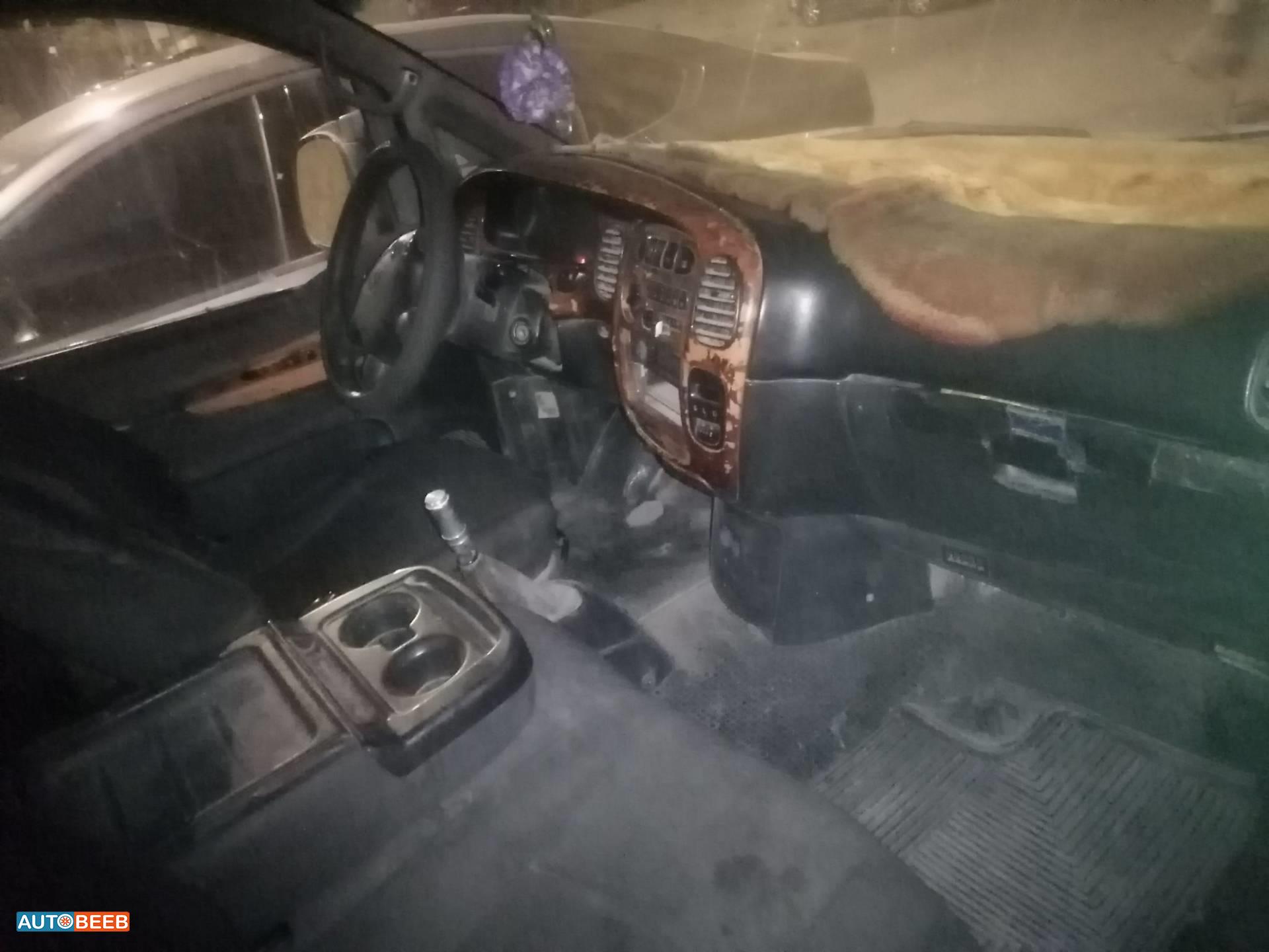 ميني باص هيونداي 2001