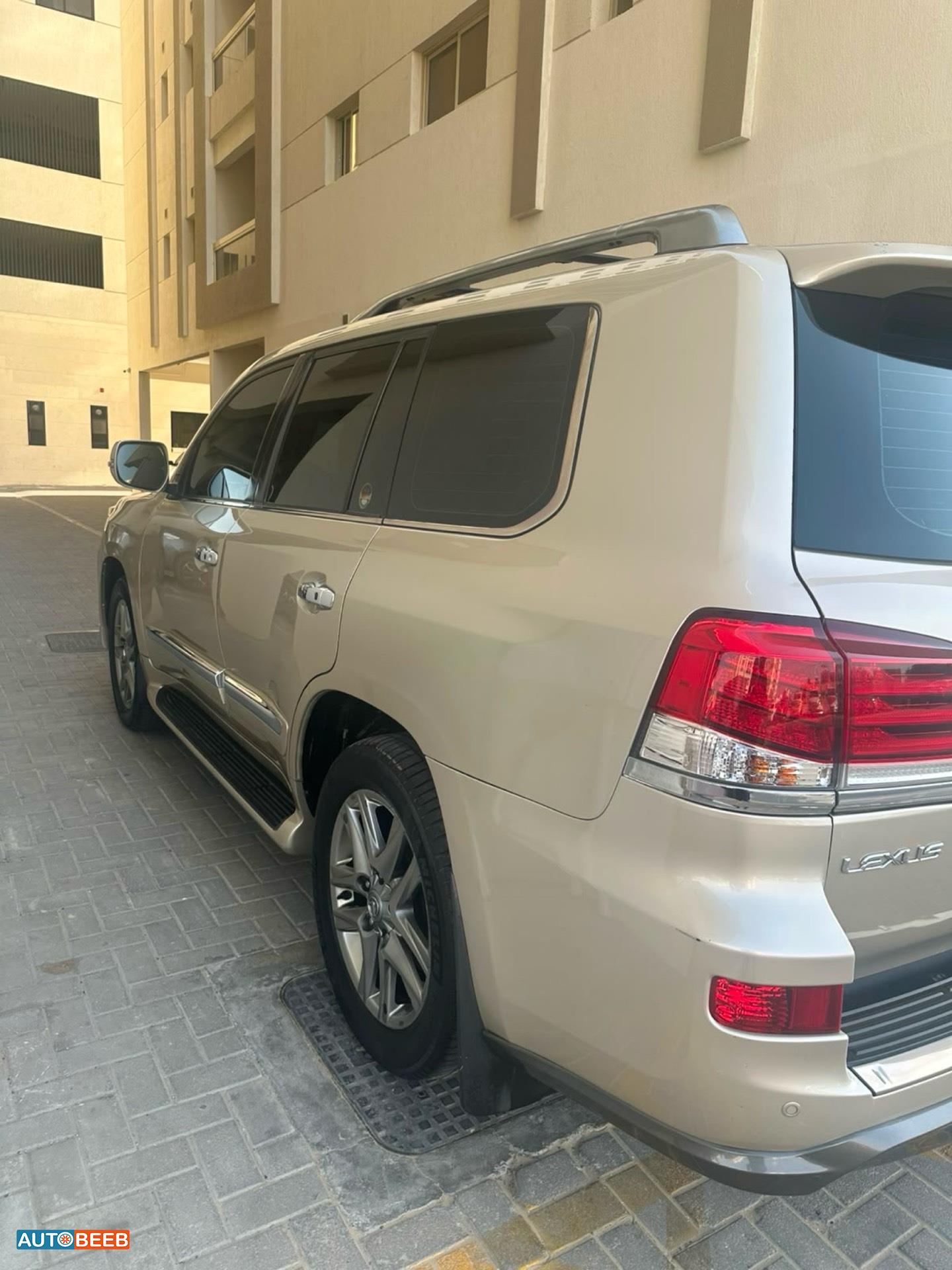 Lexus LX570 2013