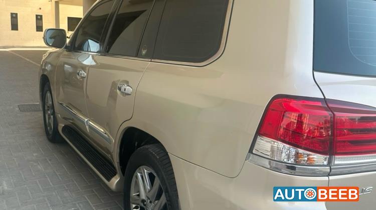 Lexus LX570 2013