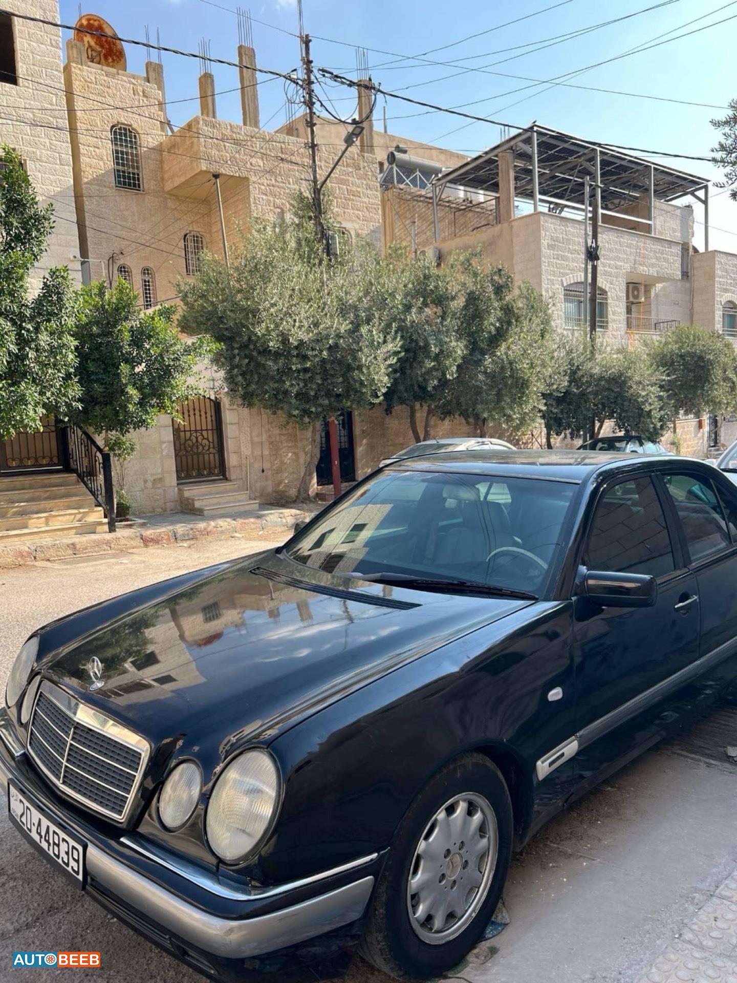مرسيدس بنز E200 2004