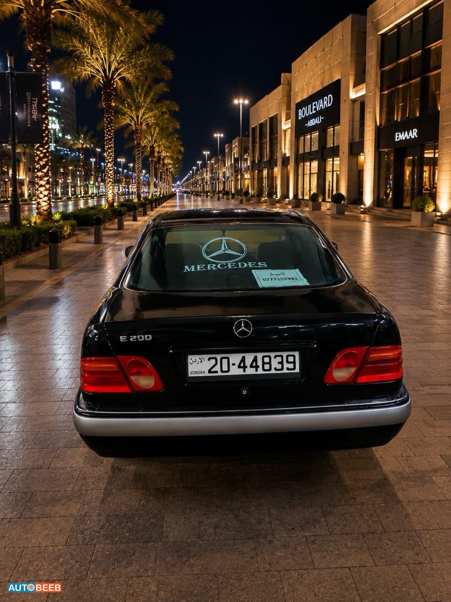 مرسيدس بنز E200 2004