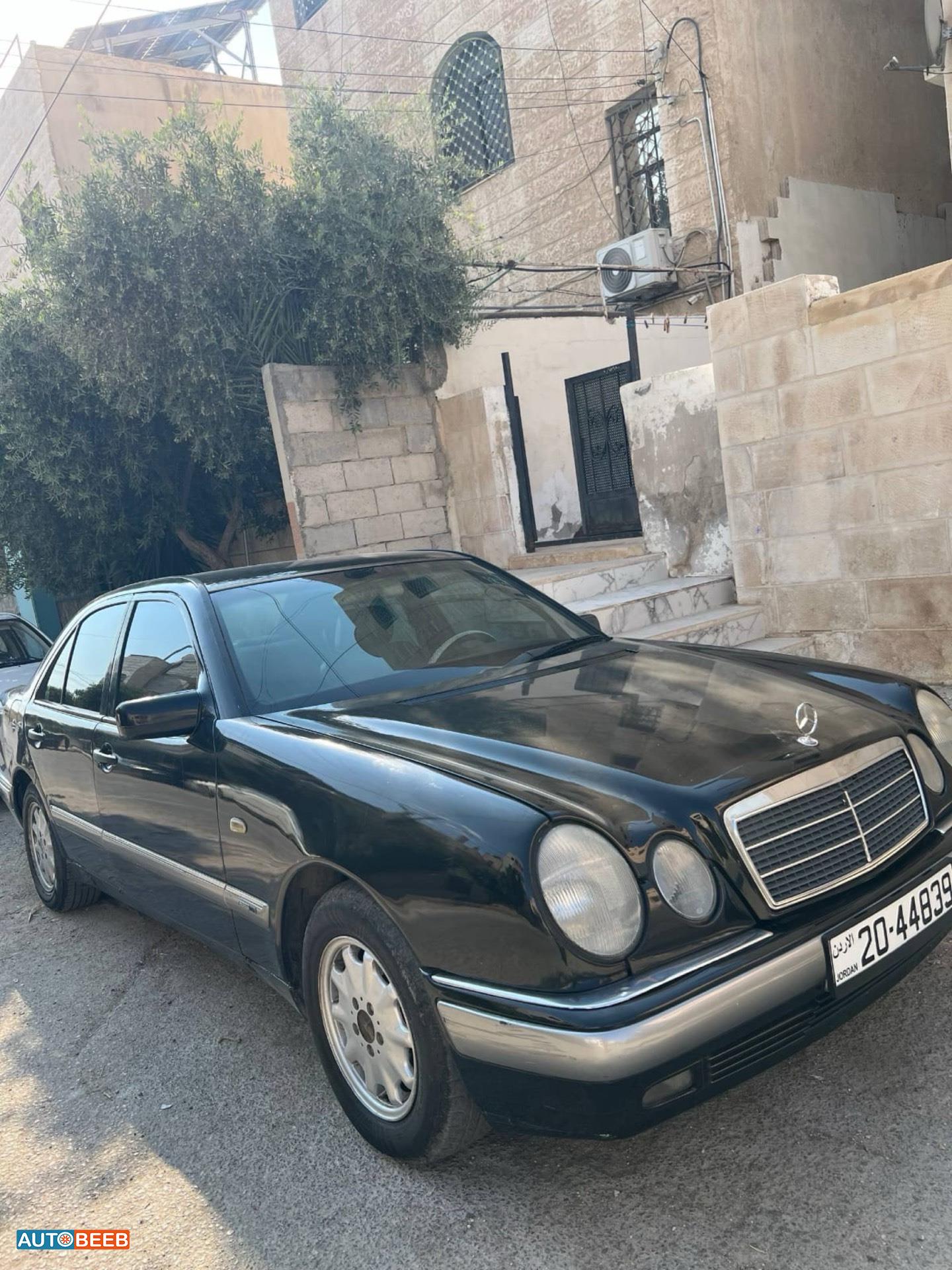 مرسيدس بنز E200 2004