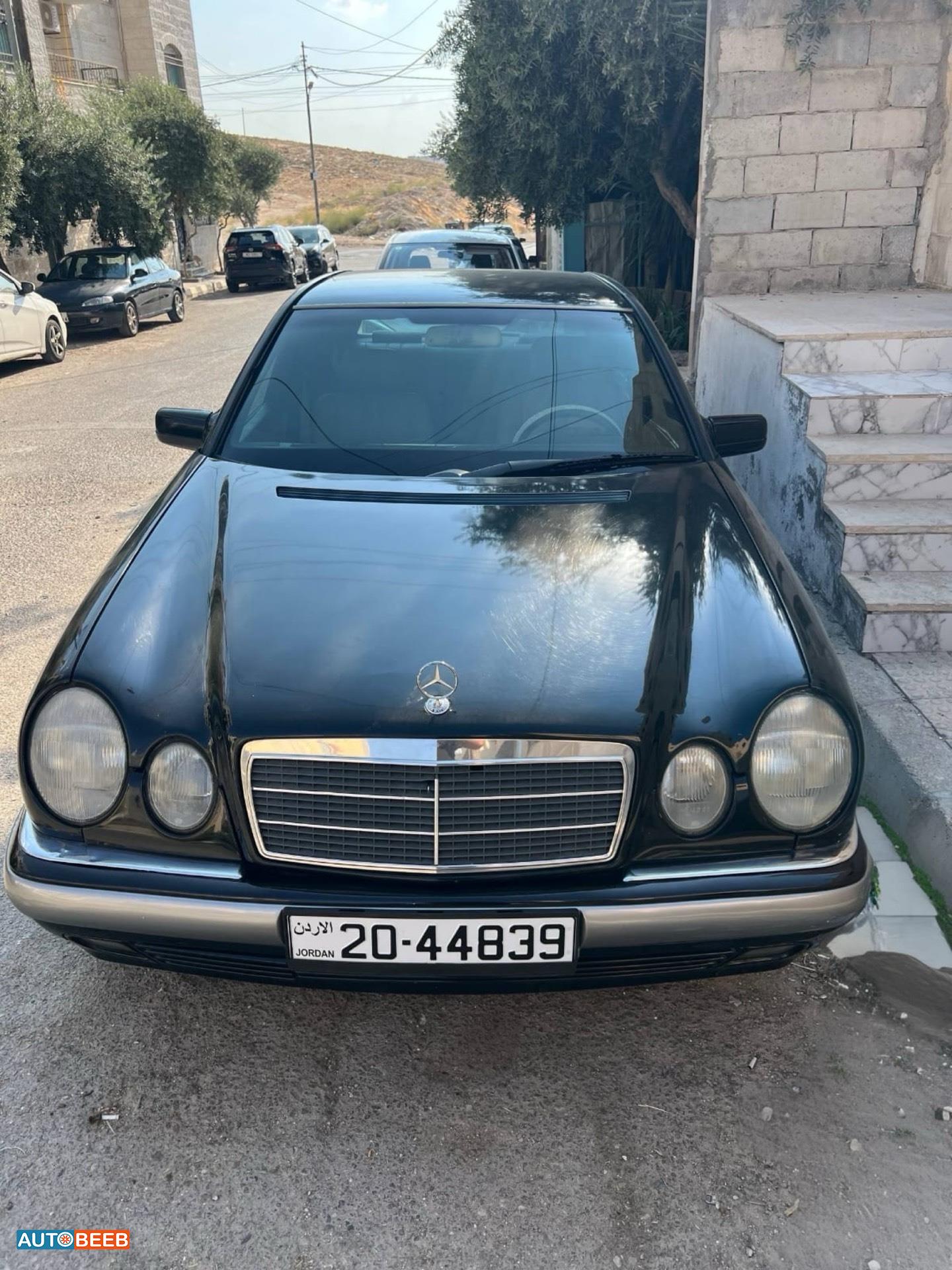 مرسيدس بنز E200 2004