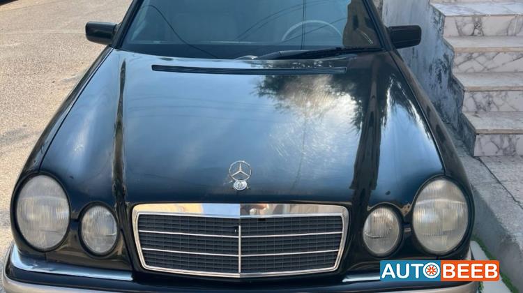 مرسيدس بنز E200 2004
