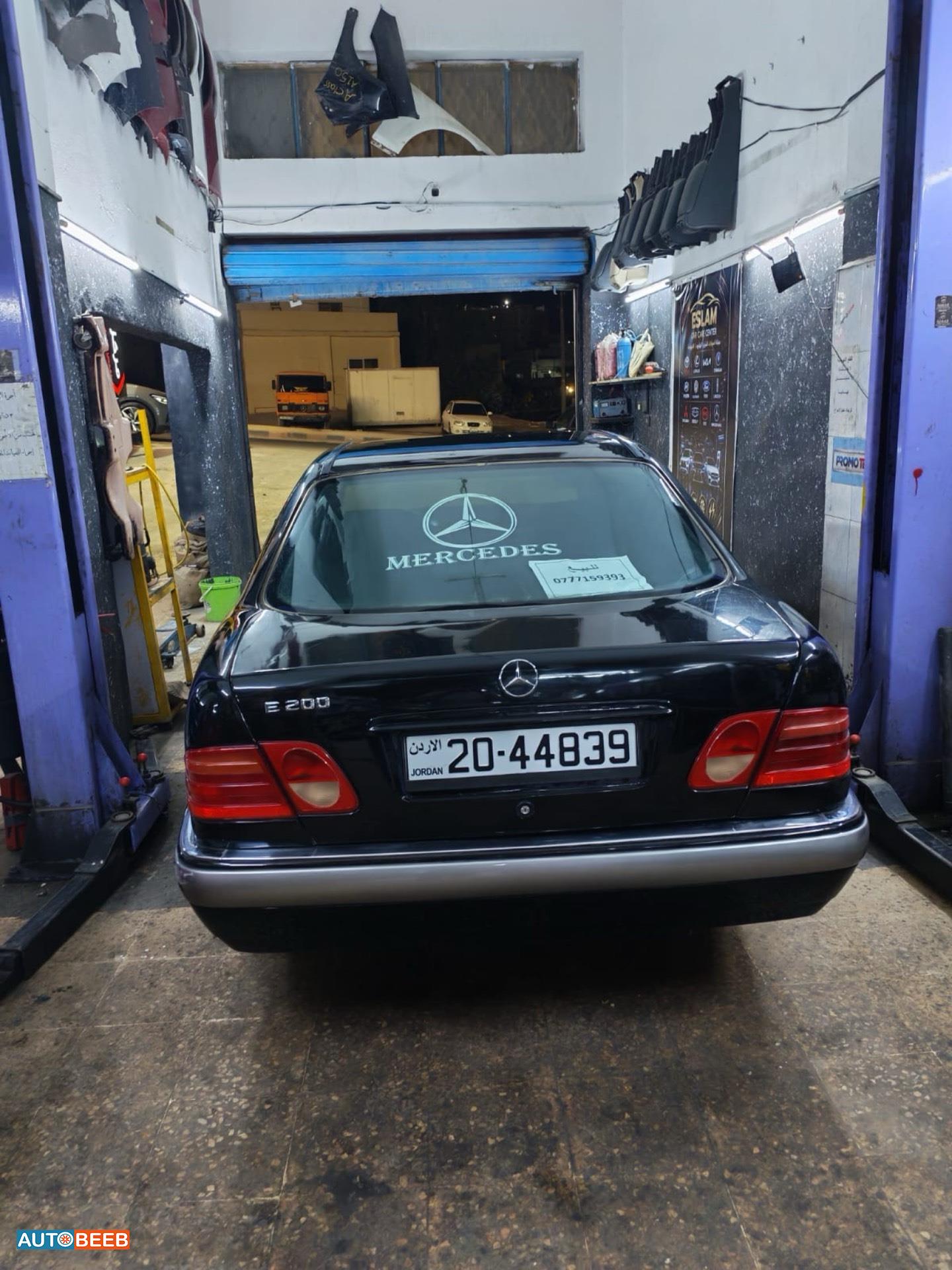 مرسيدس بنز E200 2004