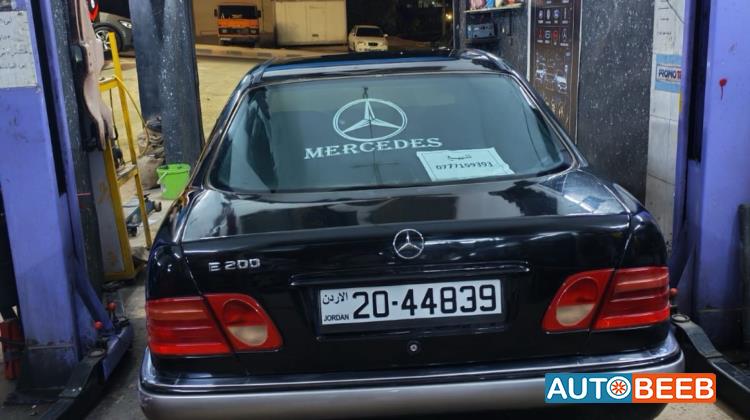 مرسيدس بنز E200 2004