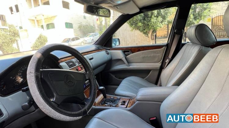 مرسيدس بنز E200 2004