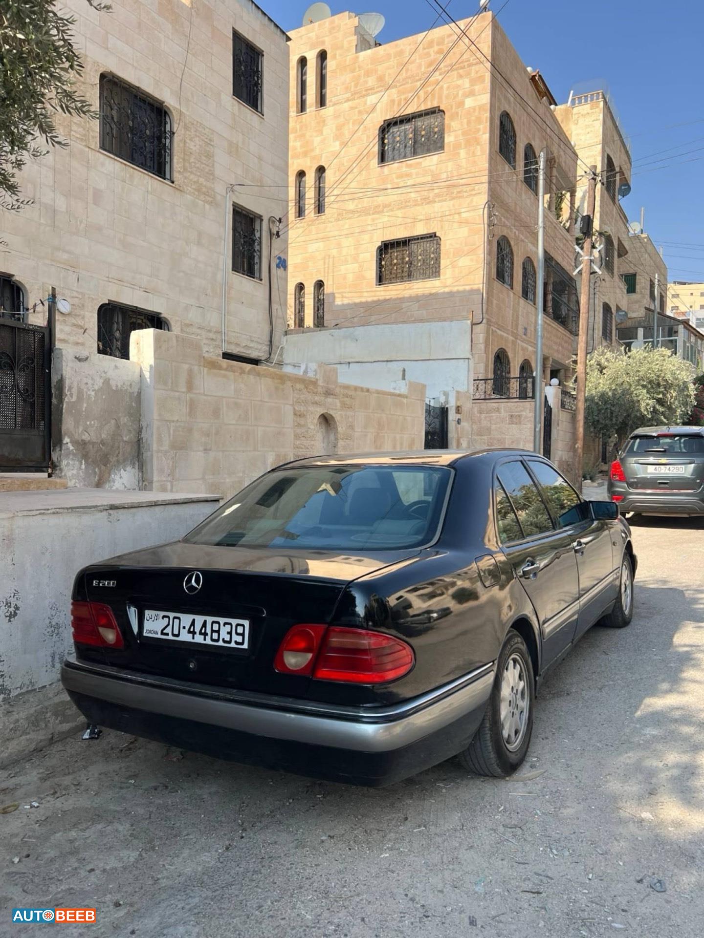مرسيدس بنز E200 2004
