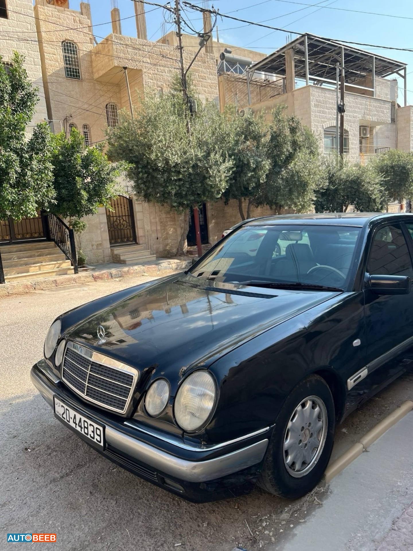 مرسيدس بنز E200 2004