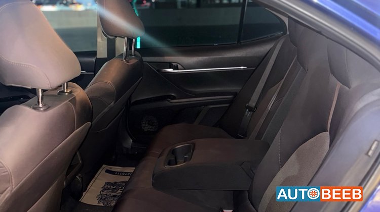 Toyota Camry 2018