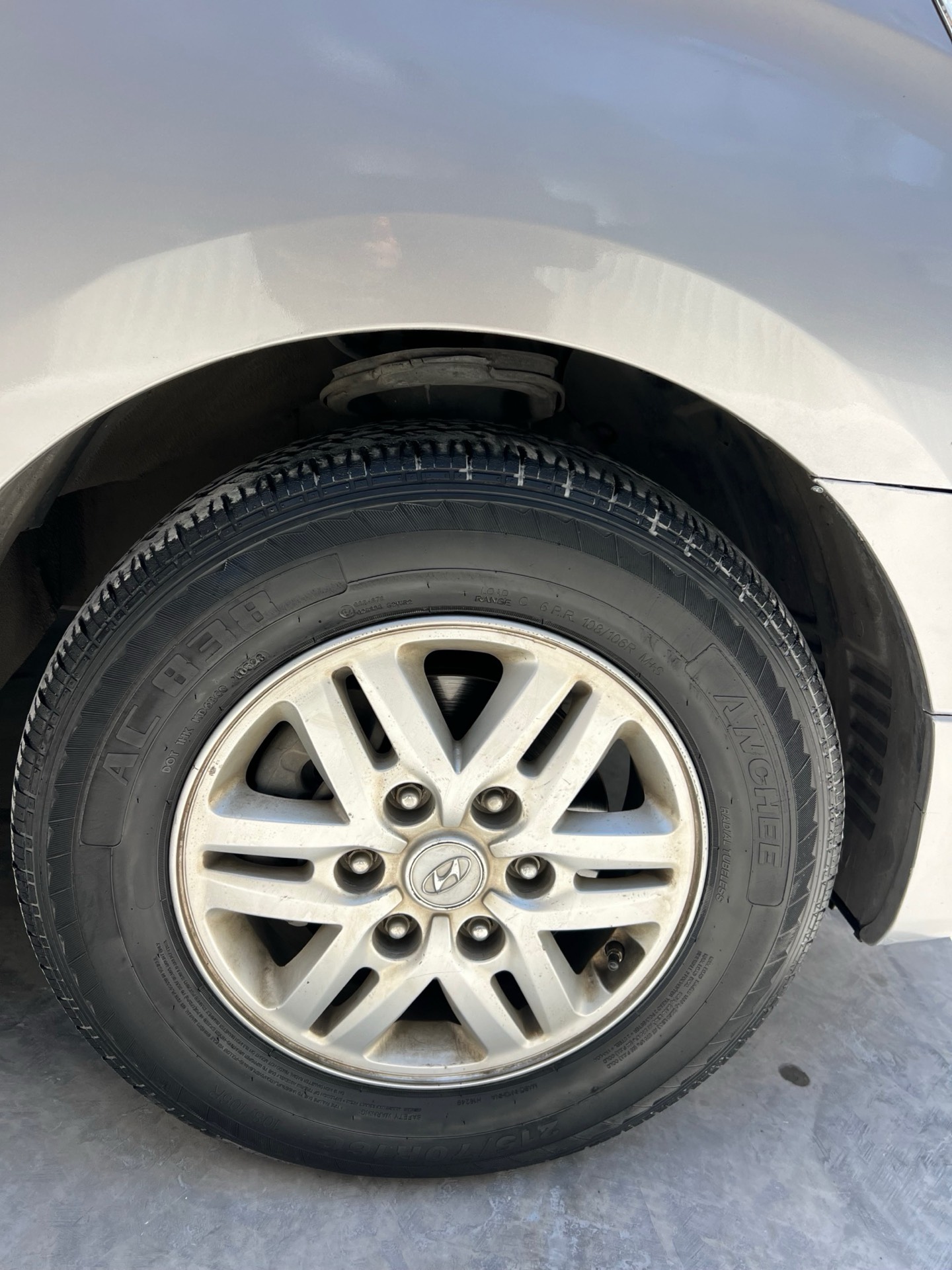 Minibus Hyundai 2016