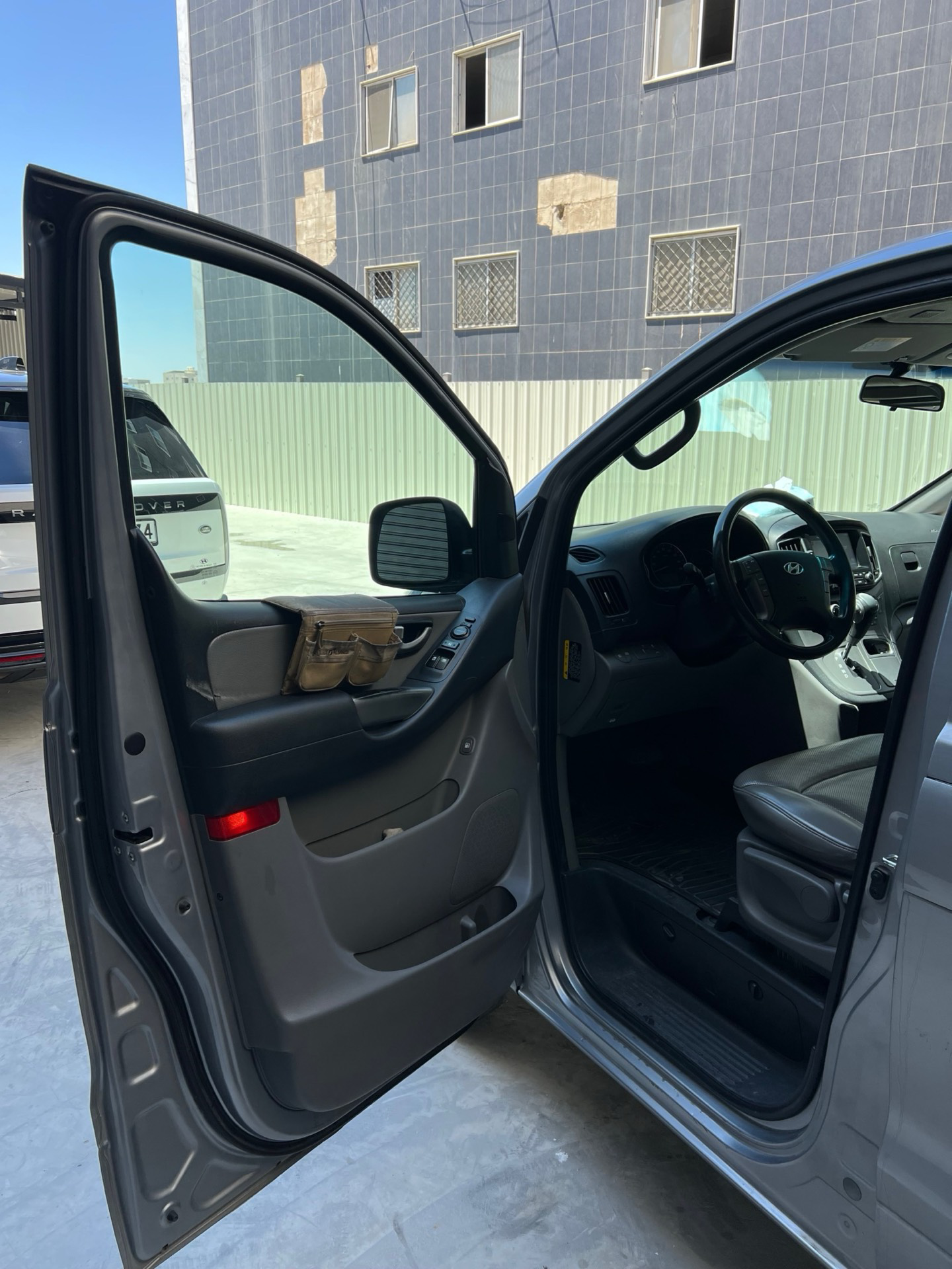 Minibus Hyundai 2016