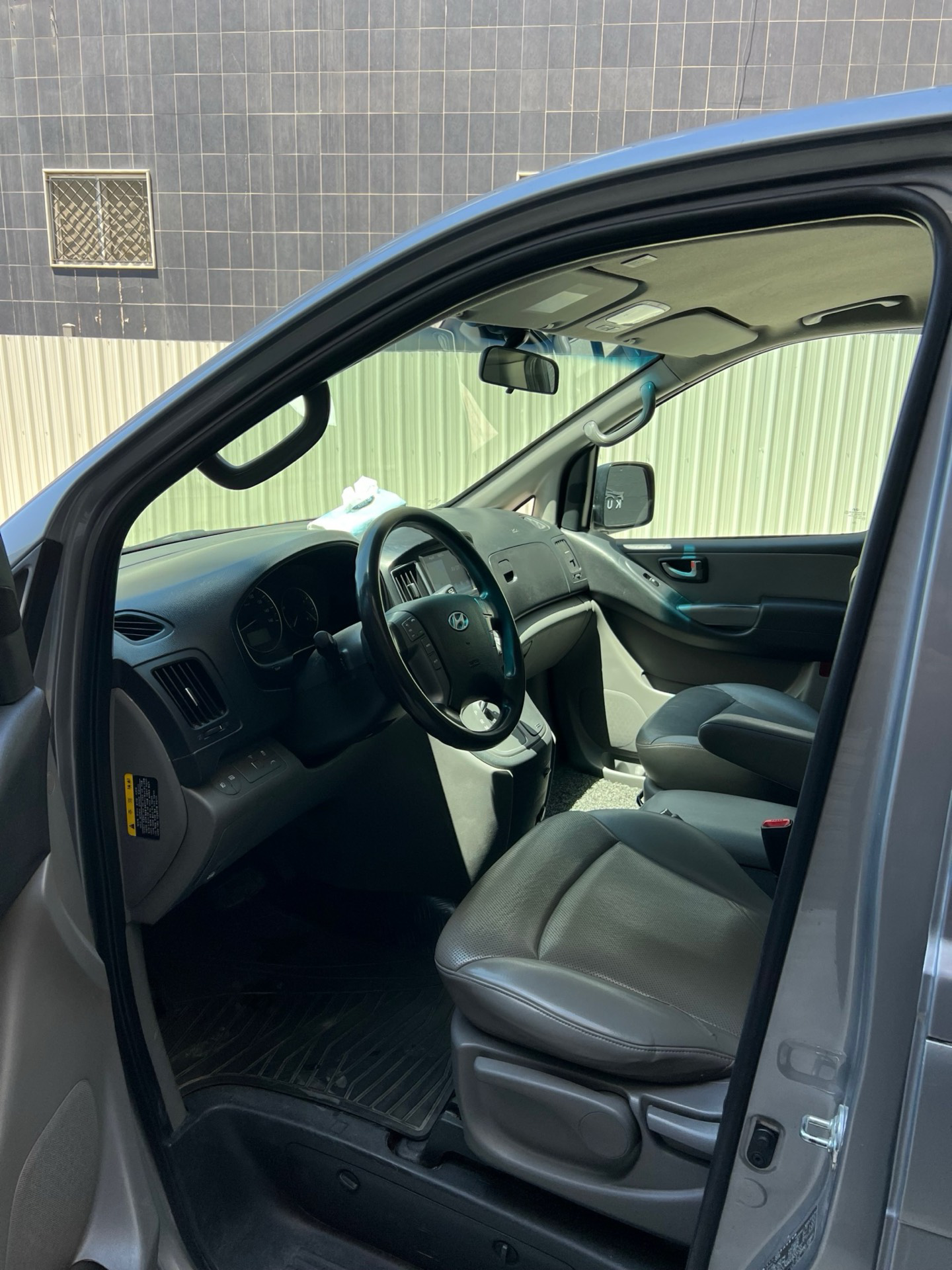 Minibus Hyundai 2016