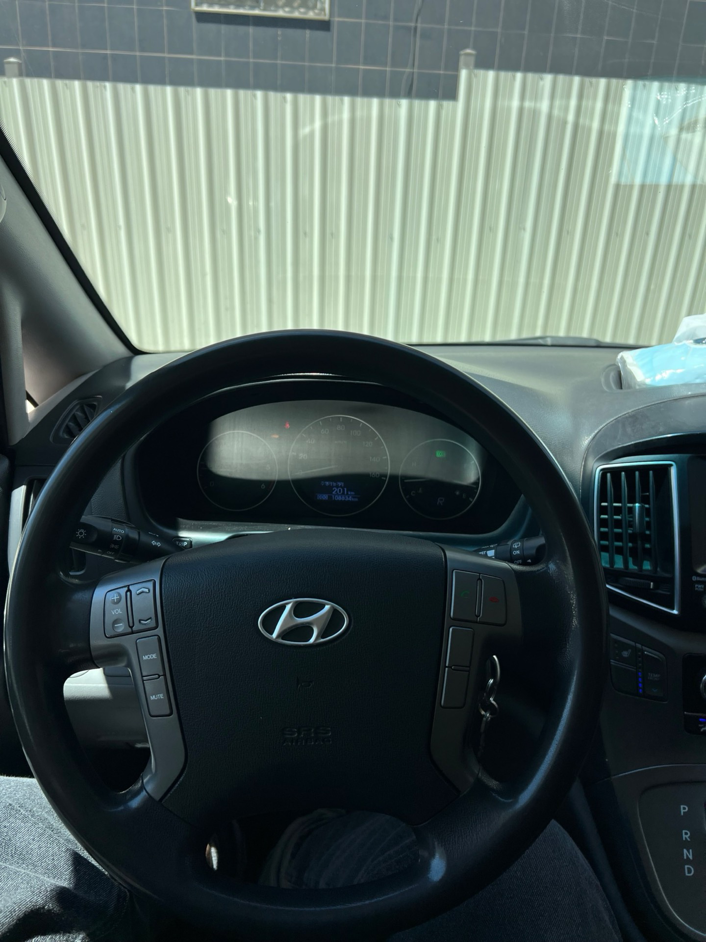 Minibus Hyundai 2016