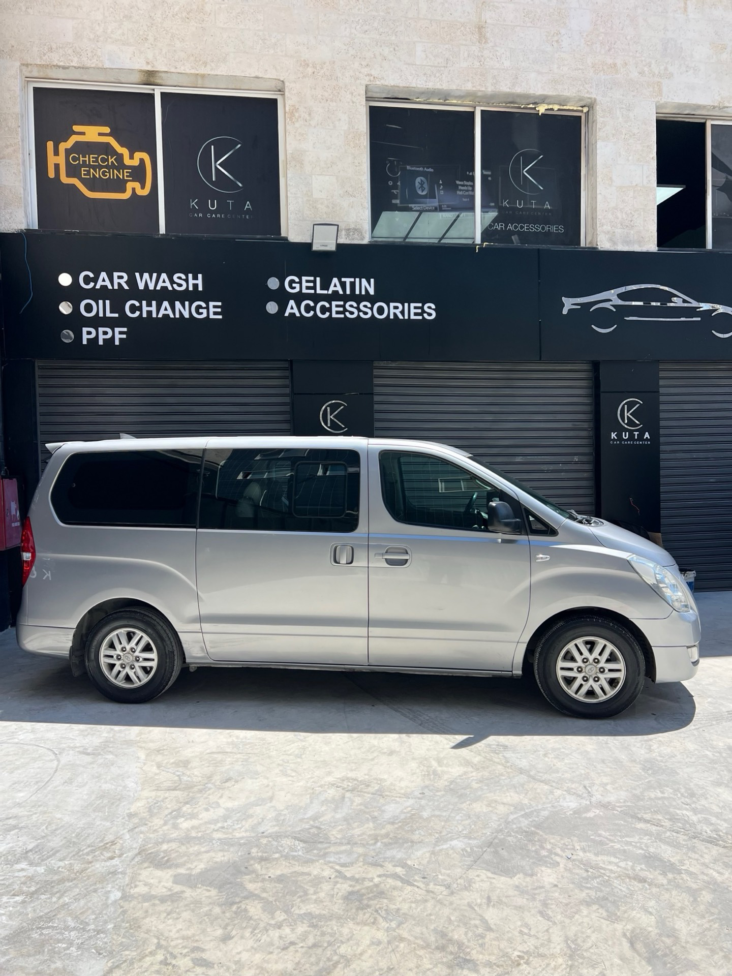 Minibus Hyundai 2016