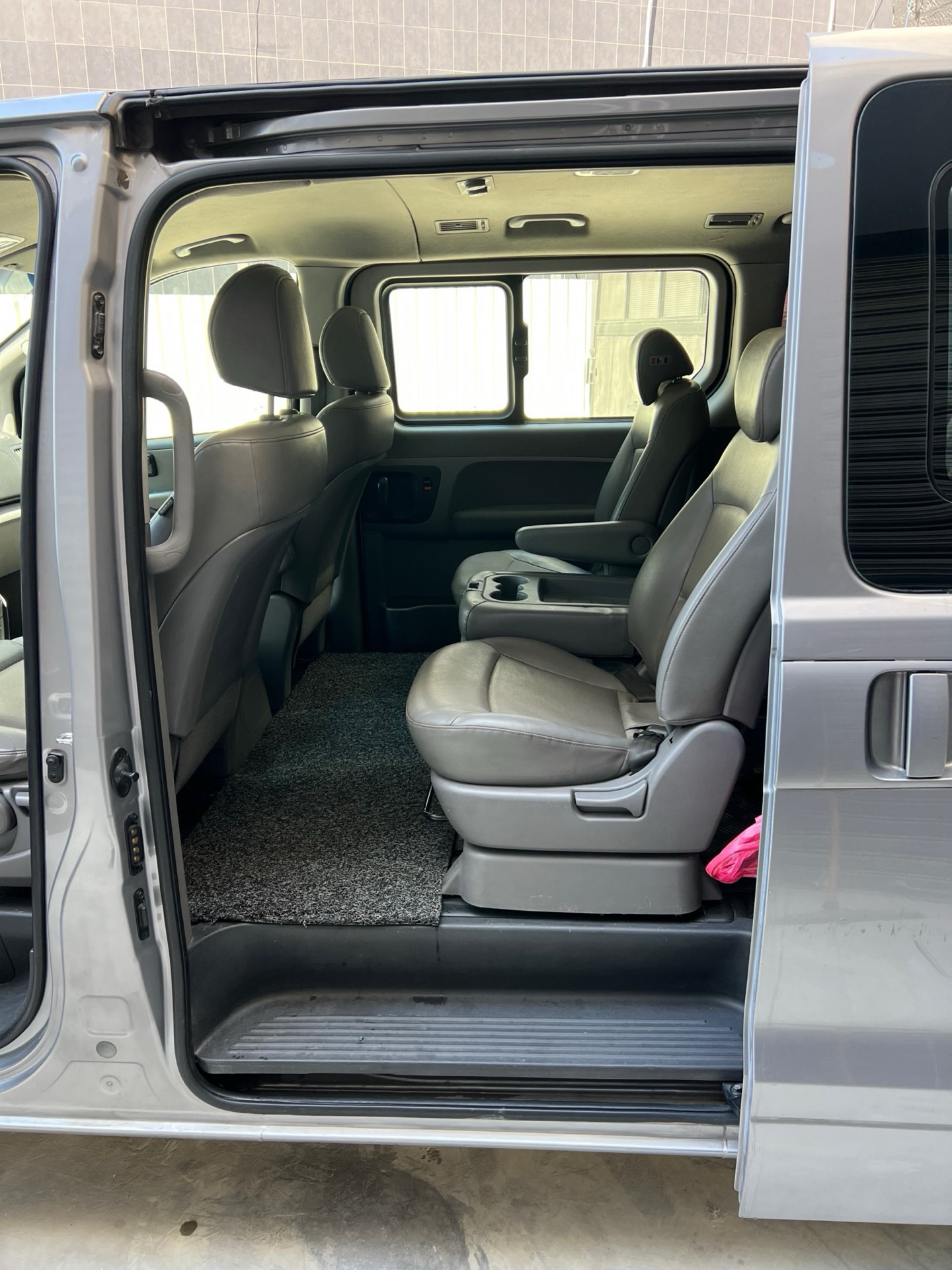 Minibus Hyundai 2016