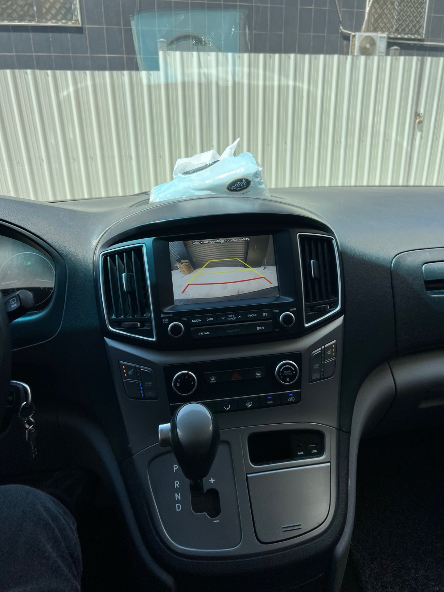 Minibus Hyundai 2016