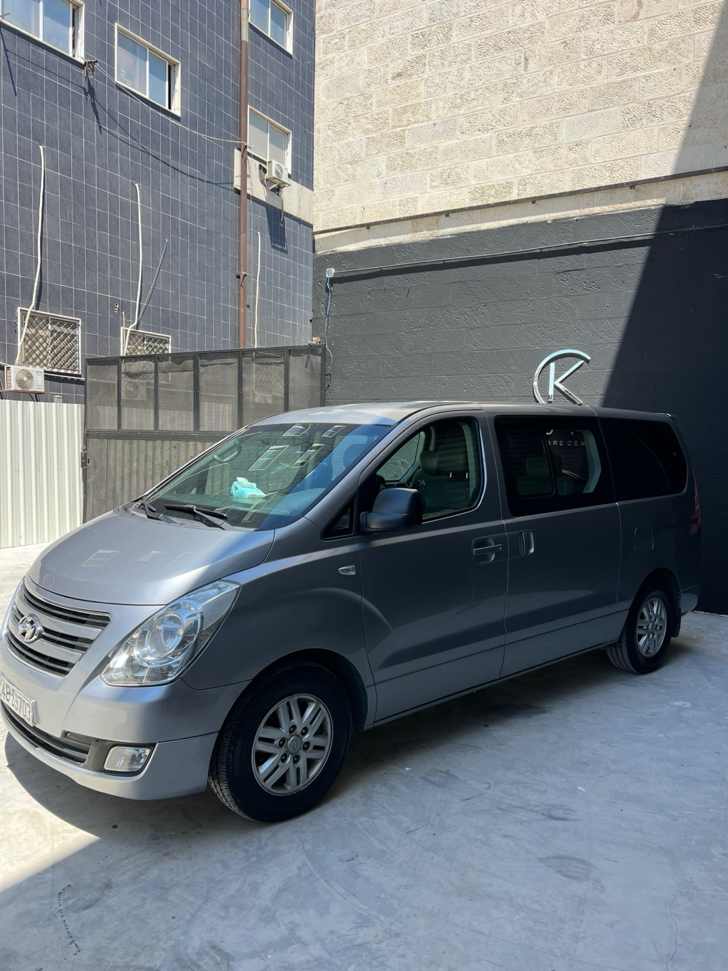 Minibus Hyundai 2016