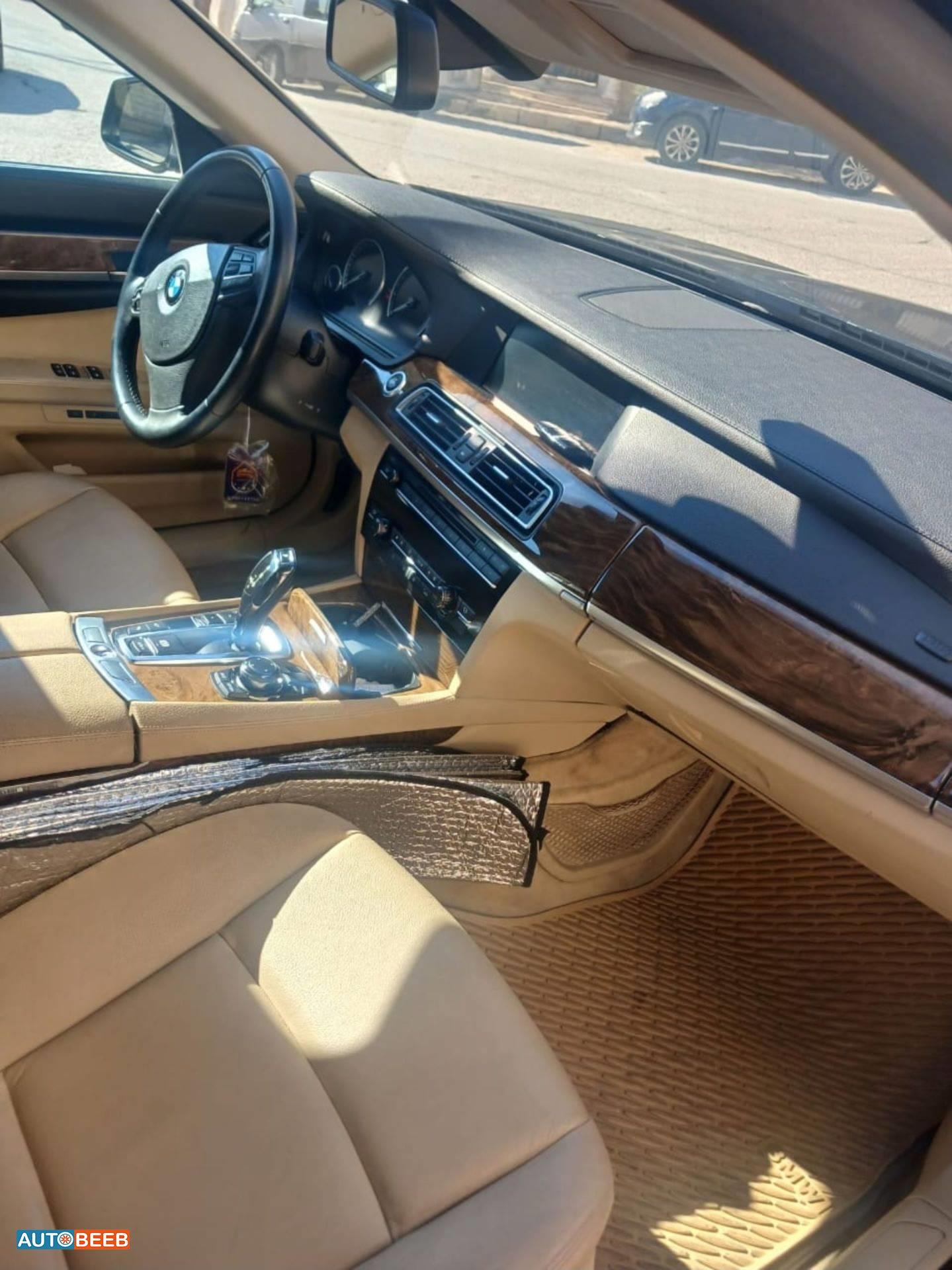 بي ام دبليو 740 2011