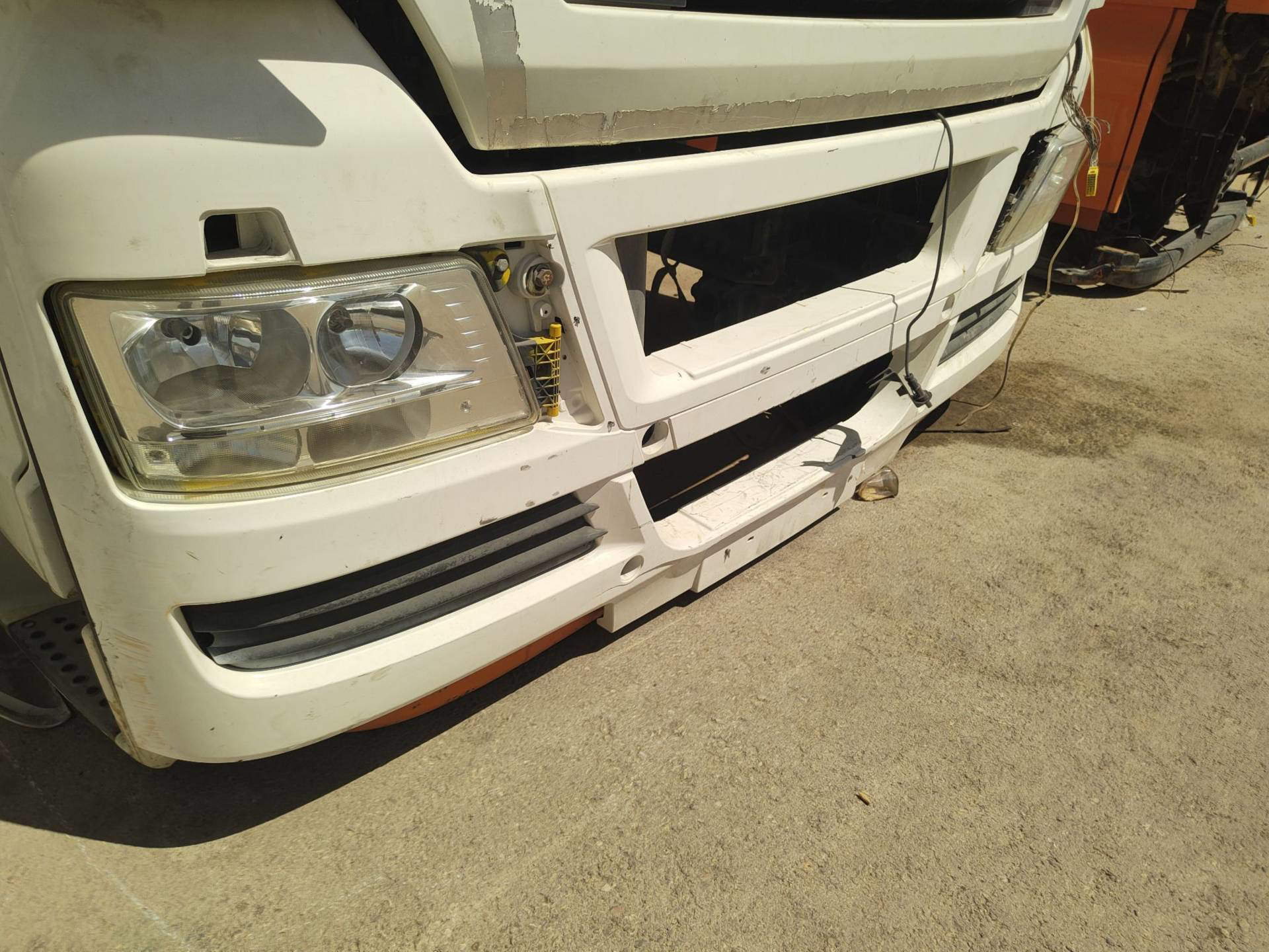 طمبون امامي مان TGX 2012 2013