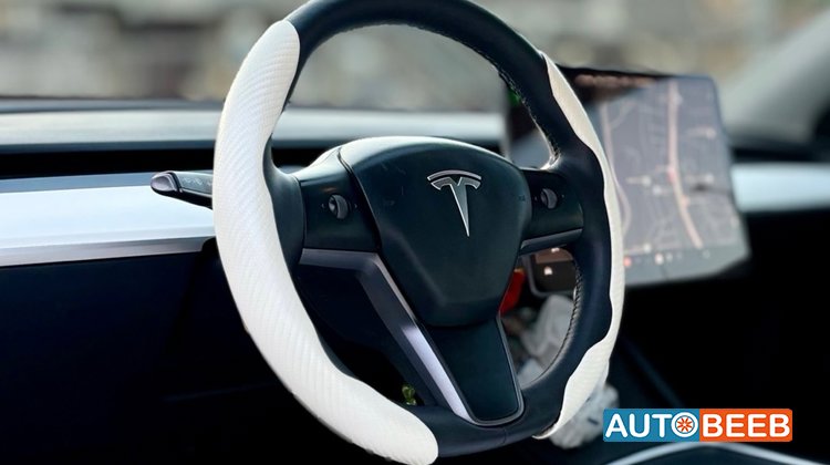 Tesla Y 2023
