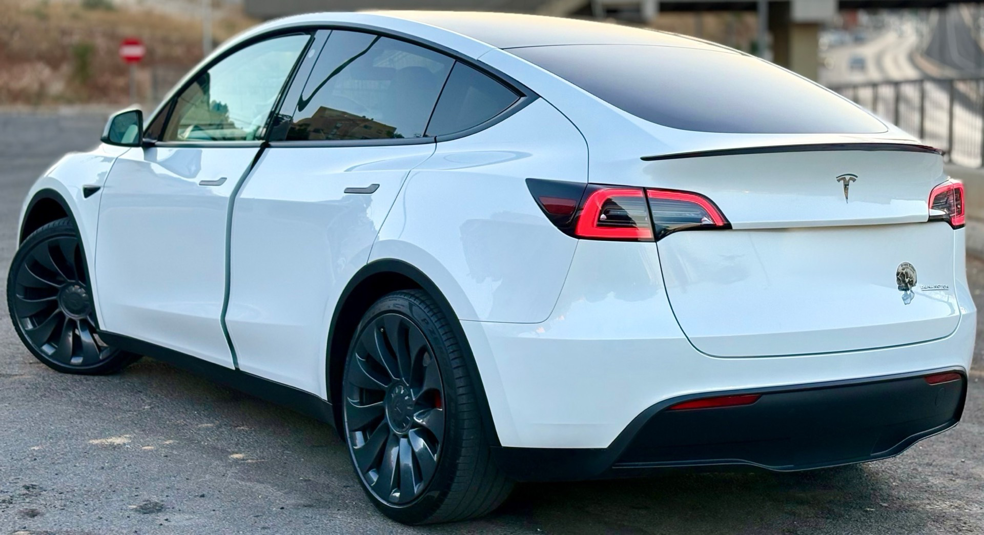 Tesla Y 2023