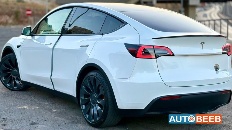 Tesla Y 2023