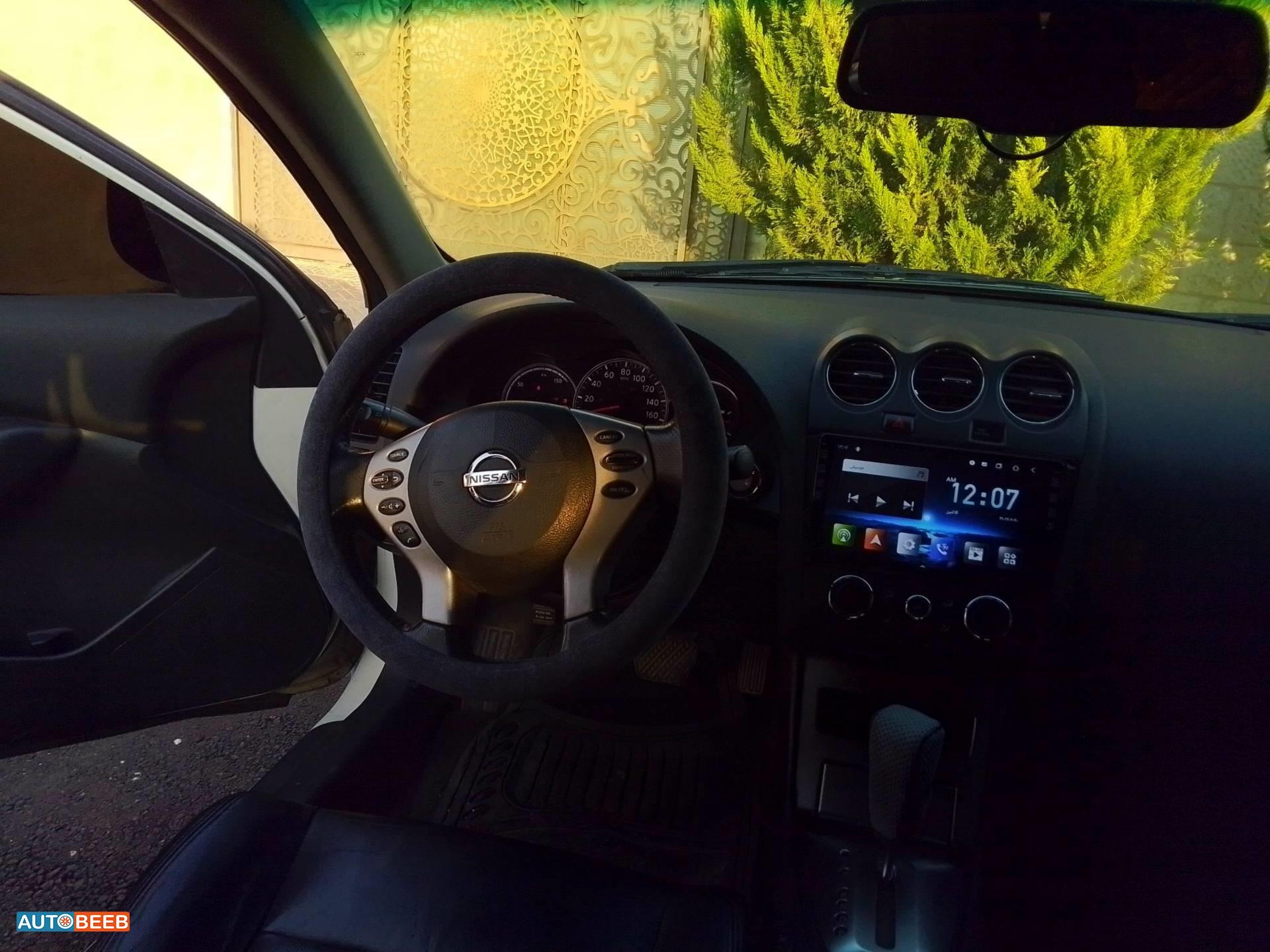 Nissan Altima 2011