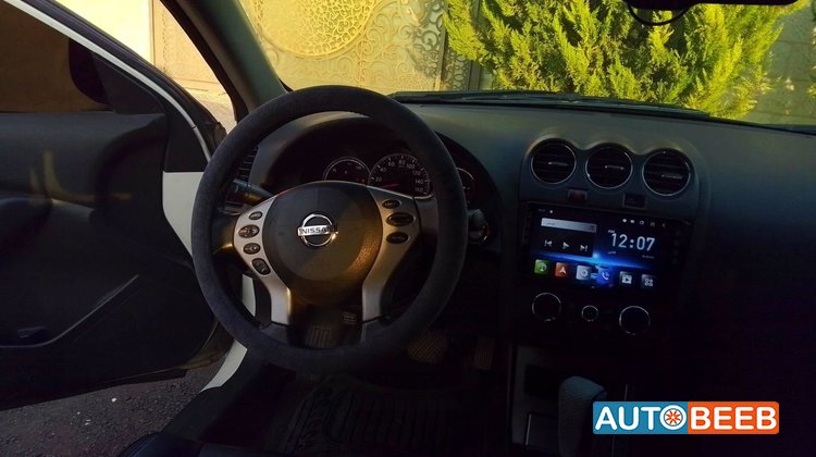 Nissan Altima 2011