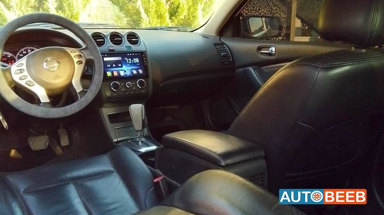 Nissan Altima 2011