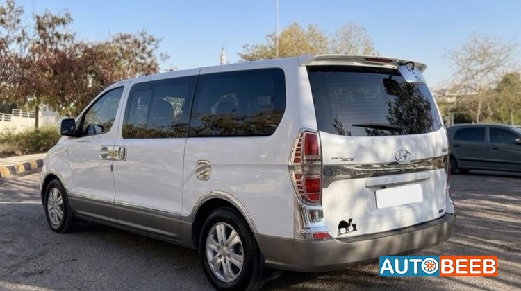 Minibus Hyundai 2012