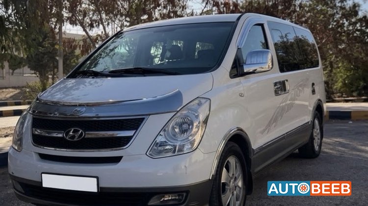 Minibus Hyundai 2012