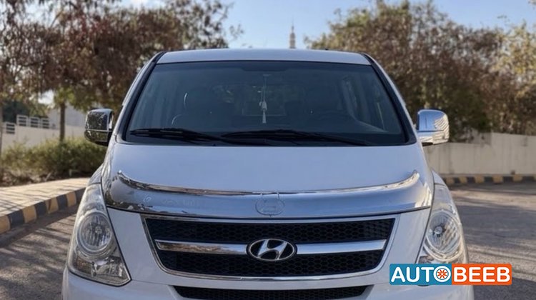 Minibus Hyundai 2012