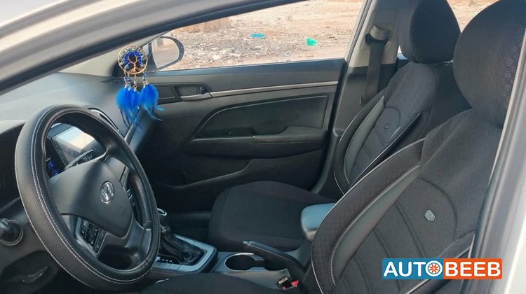 Hyundai Avante 2016