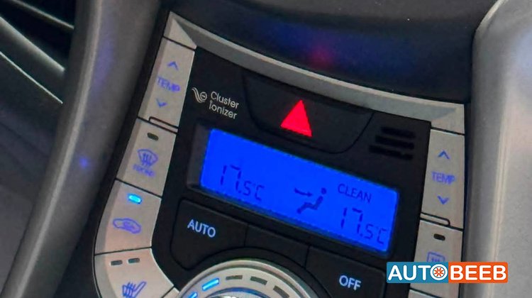 هيونداي افانتي 2012