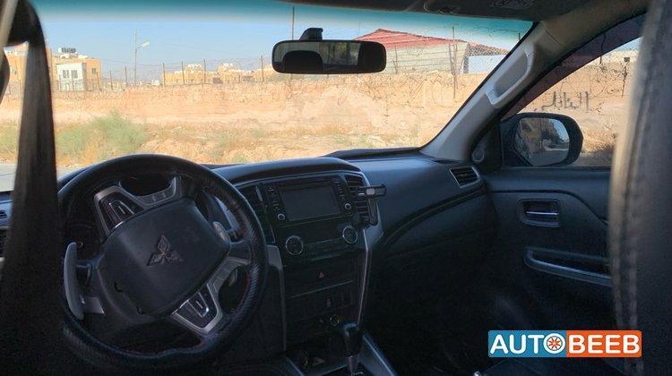 Mitsubishi L200 2022
