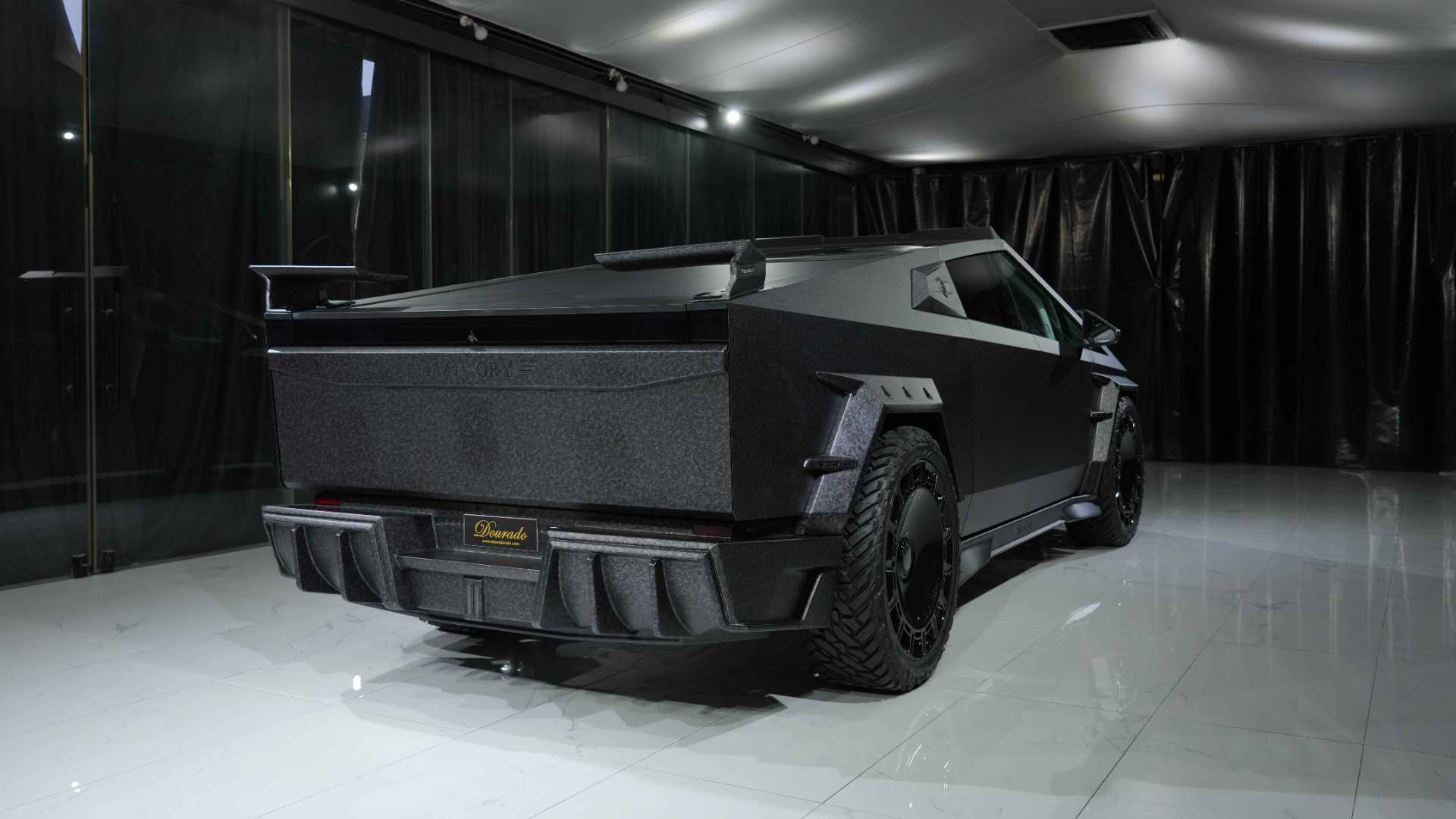 Tesla Cybertruck 2025