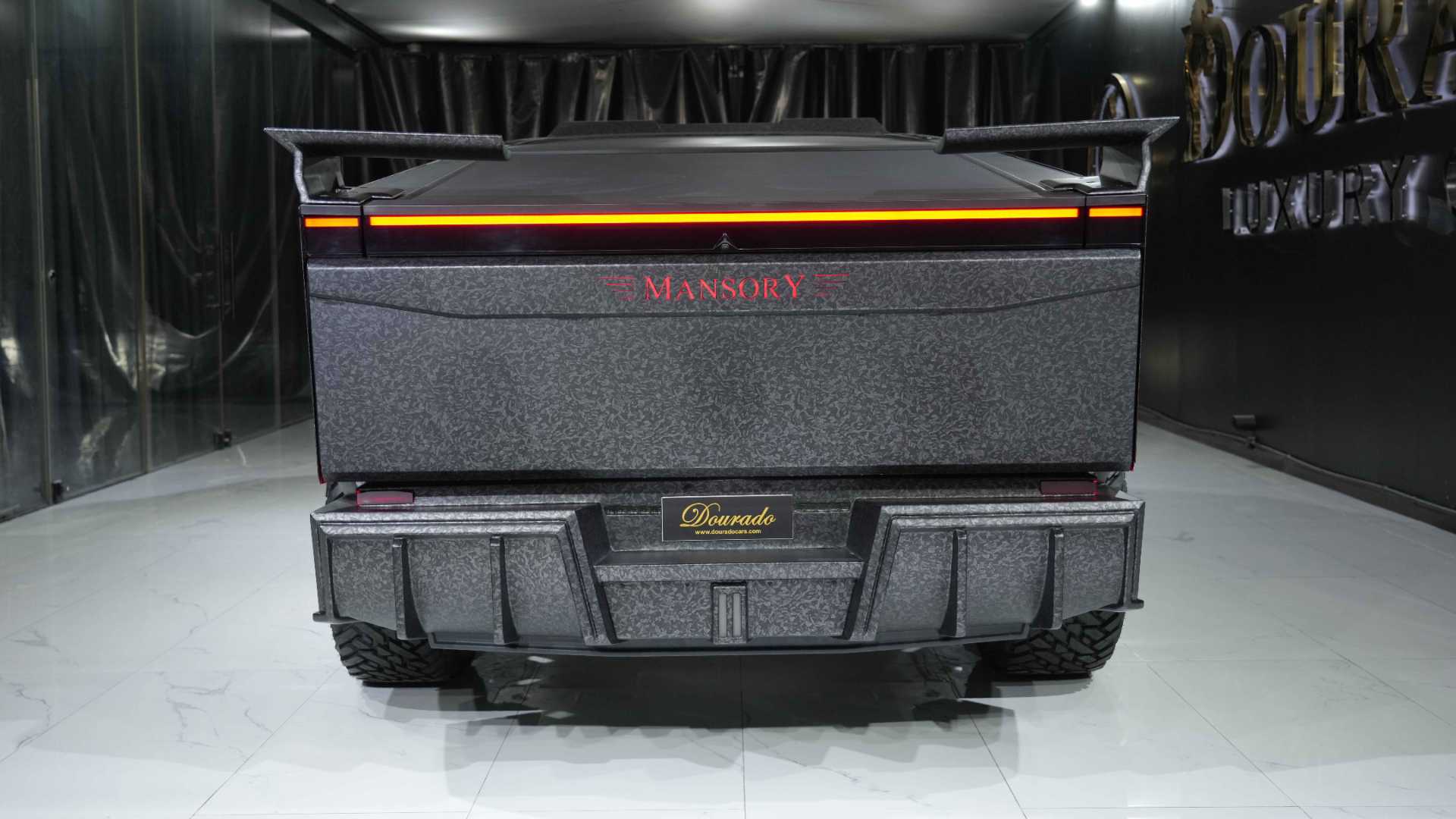 Tesla Cybertruck 2025