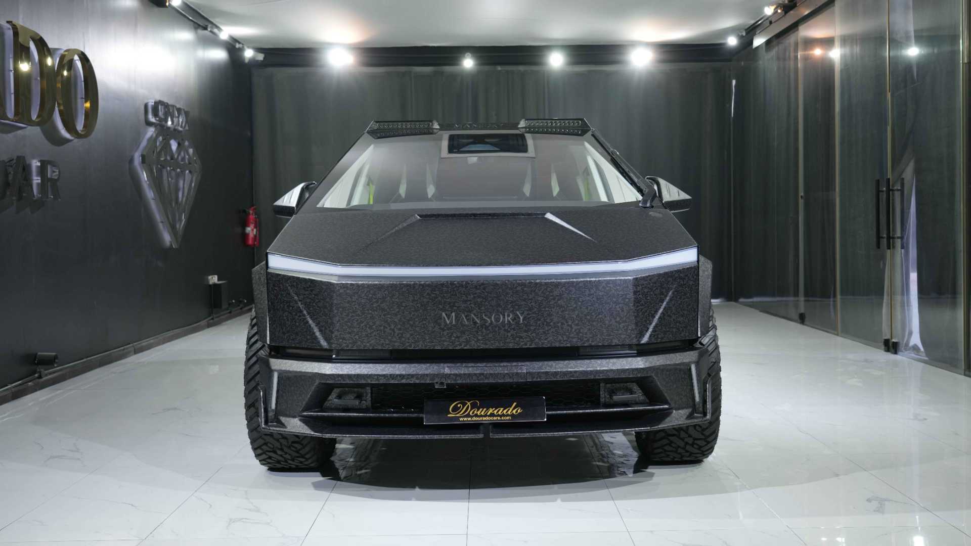 Tesla Cybertruck 2025