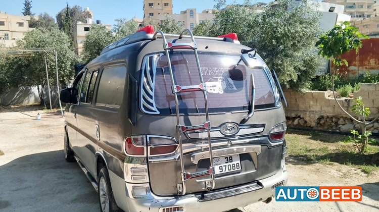 Minivan Hyundai 2000
