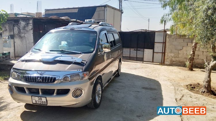 Minivan Hyundai 2000