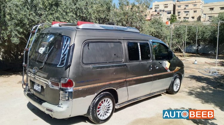 Minivan Hyundai 2000