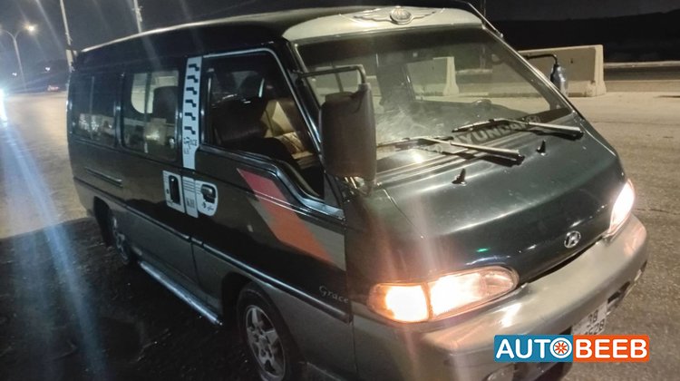 Minibus Hyundai 2000