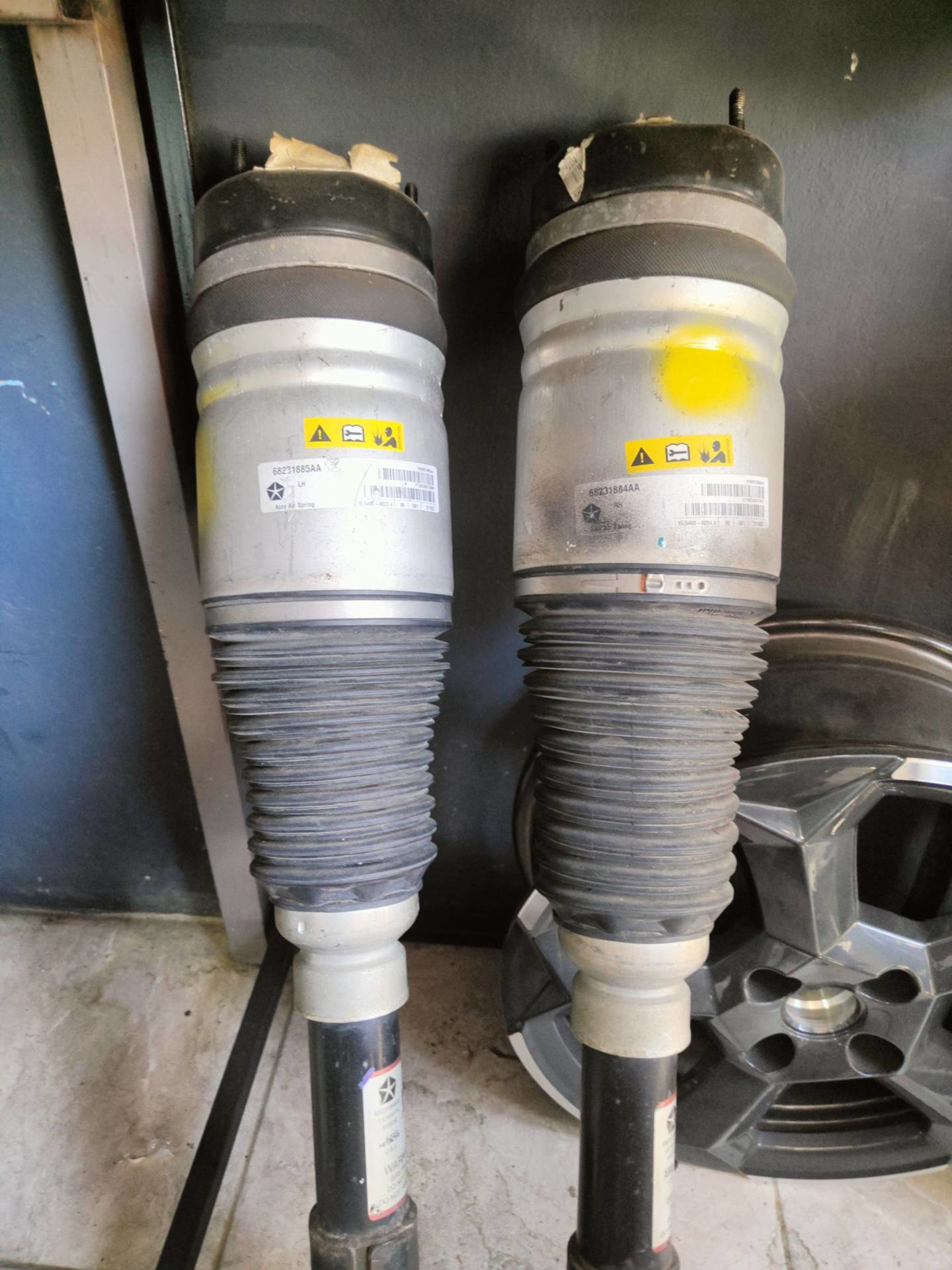 Shock Absorber Jeep Grand Cherokee
